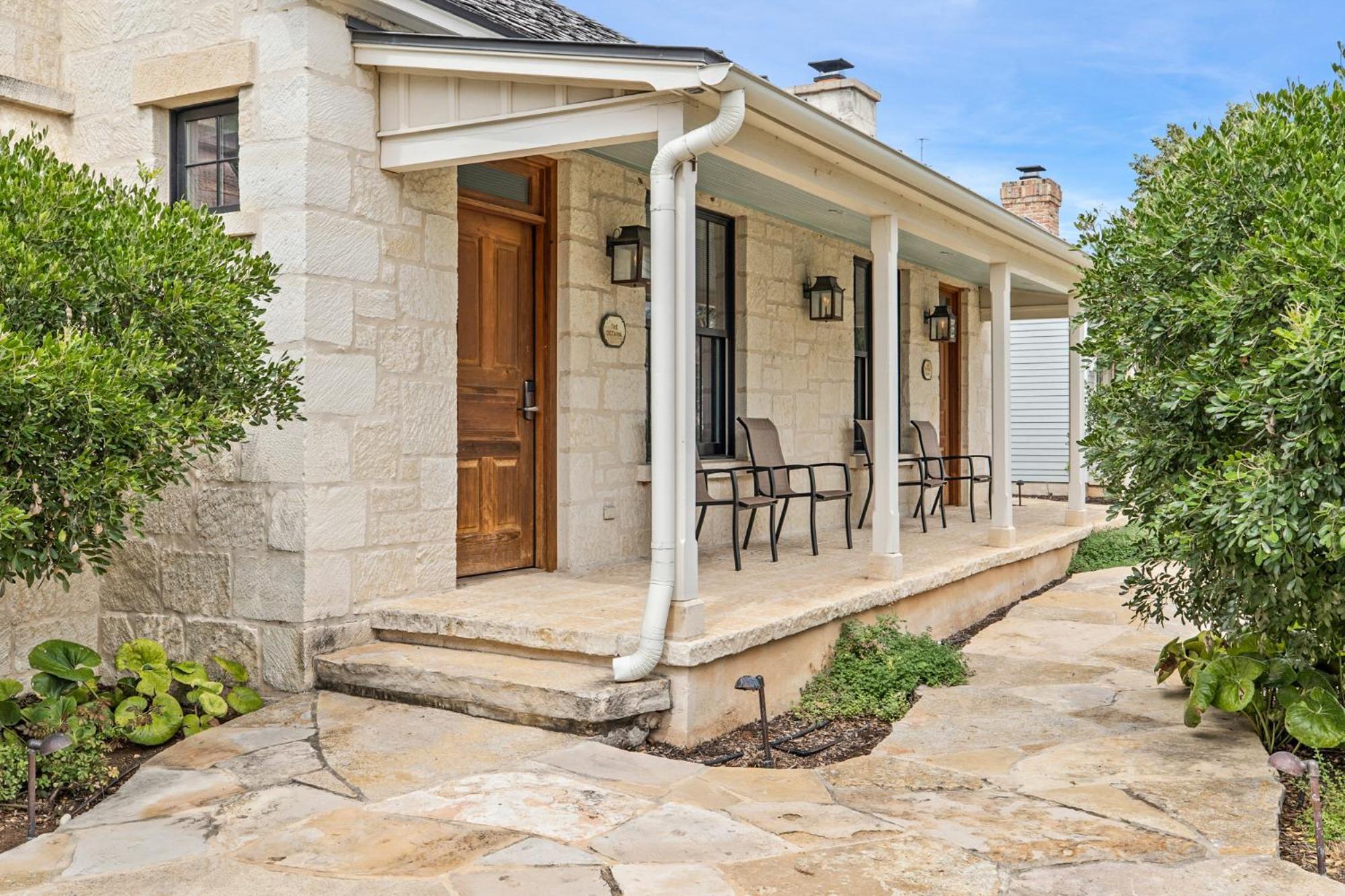 Blacksmith Quarters Fredericksburg Exterior foto